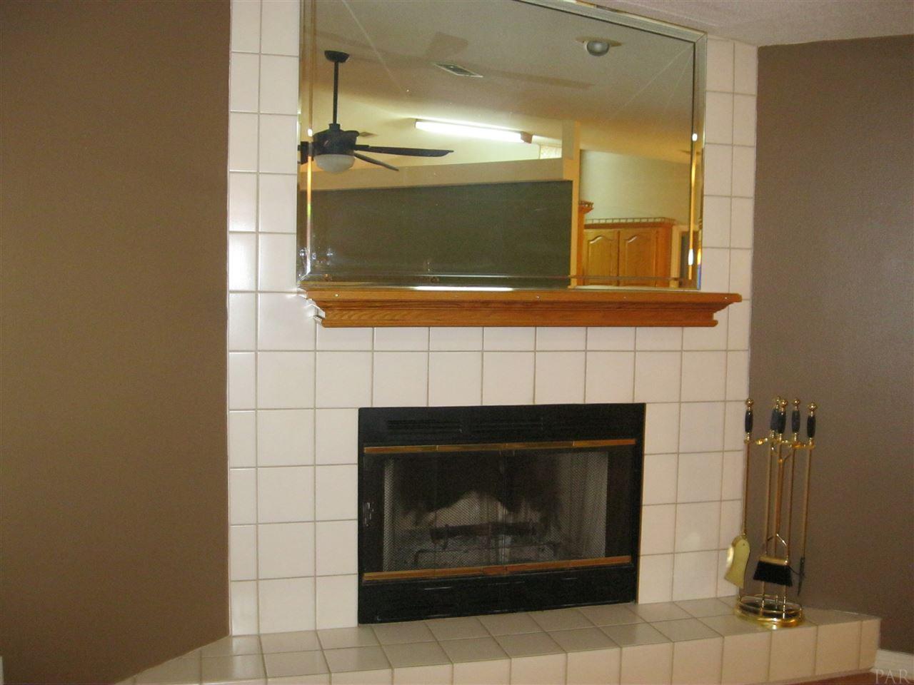 656 Ashford Road Cantonment, FL 32533 - Photo 7 of 49 Gallery Image 7