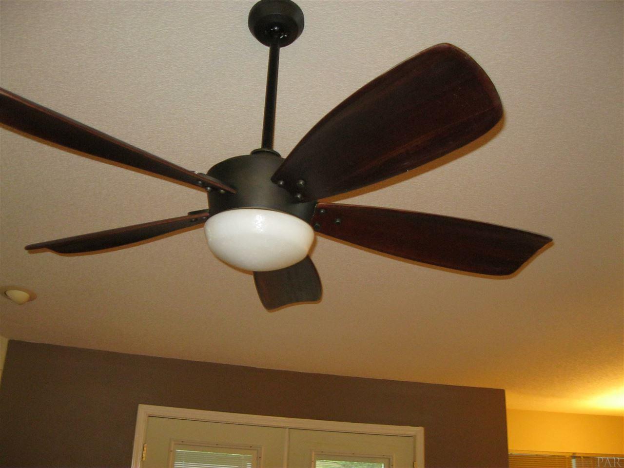 656 Ashford Road Cantonment, FL 32533 - Photo 8 of 49 Gallery Image 8