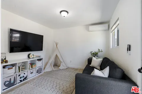 $899,000 | 2509 Hudspeth Street, Inglewood, CA 90303