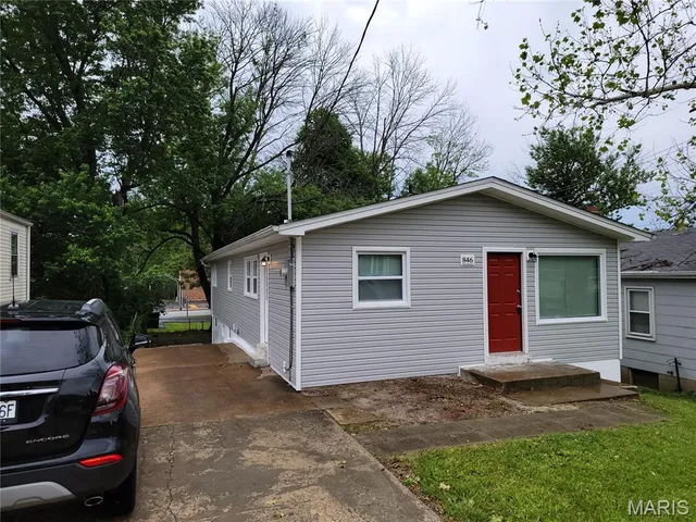 $1,600 | 846 Elsworth Place, St. Louis, MO 63135