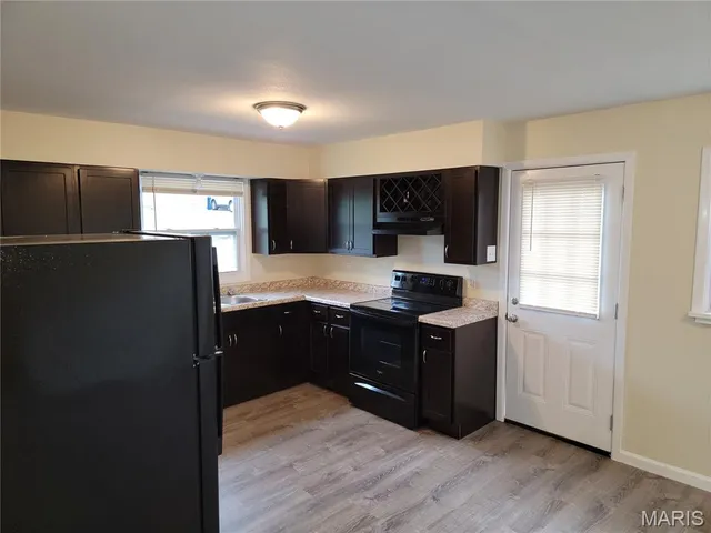 $1,600 | 846 Elsworth Place, St. Louis, MO 63135