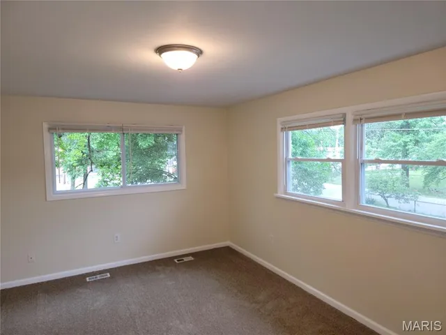 $1,600 | 846 Elsworth Place, St. Louis, MO 63135