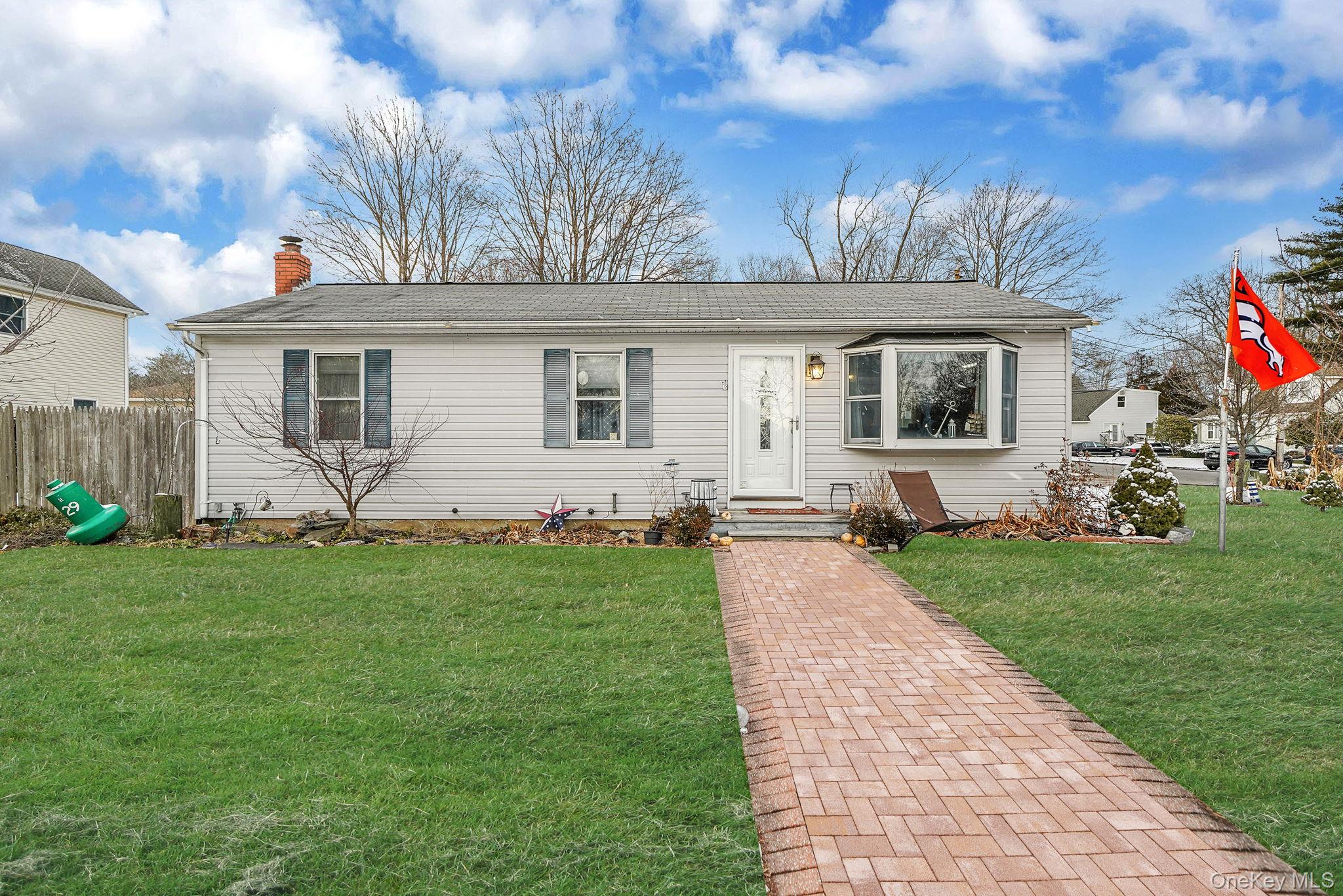 a front view of house with yard