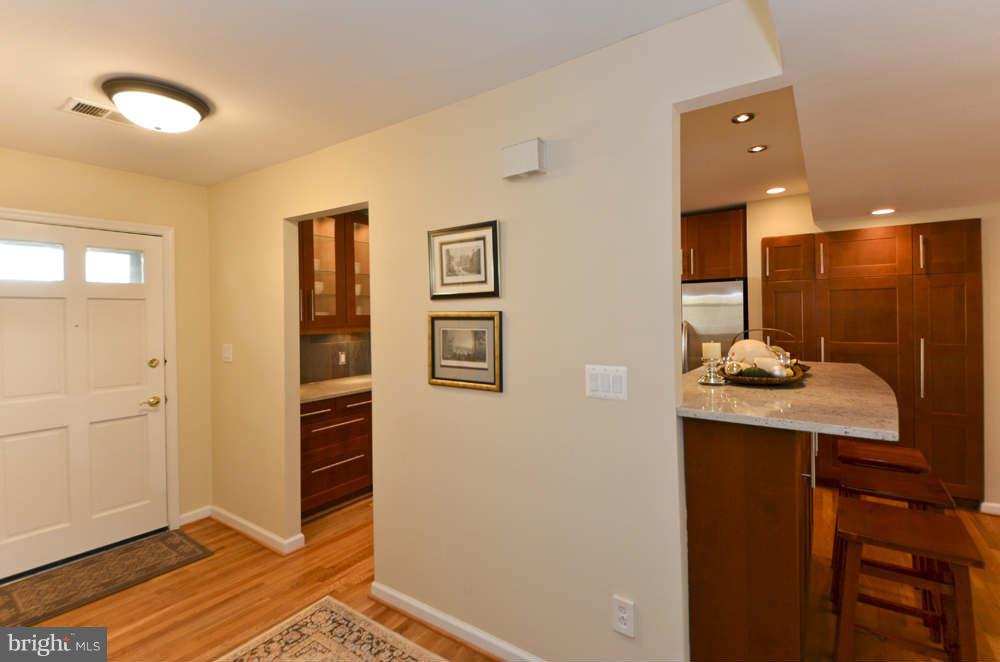 3871 Chain Bridge Road Fairfax, VA 22030 - Photo 3 of 30 Interior (General)