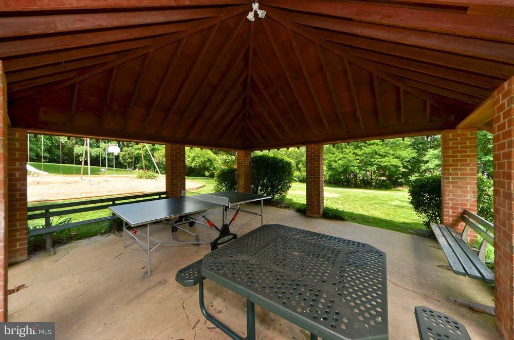 3871 Chain Bridge Road Fairfax, VA 22030 - Photo 28 of 30 Community