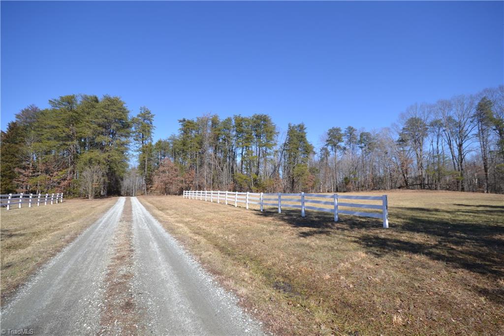 5270 Bunch Road Summerfield, NC 27358 - Photo 4 of 9