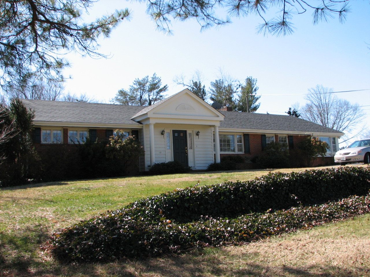 3466 Windsor Road Roanoke, VA 24018 - Photo 1 of 44 FRONT