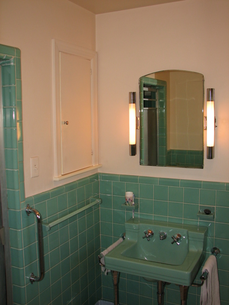 3466 Windsor Road Roanoke, VA 24018 - Photo 18 of 44 master bath 1