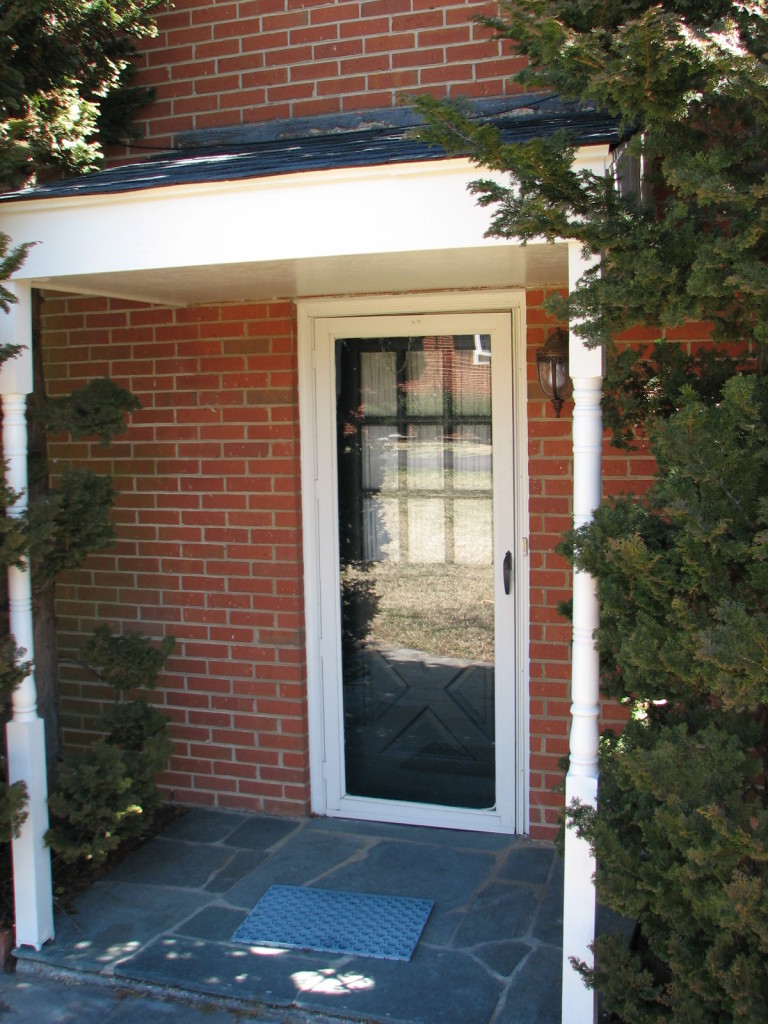 3466 Windsor Road Roanoke, VA 24018 - Photo 42 of 44 side entrance