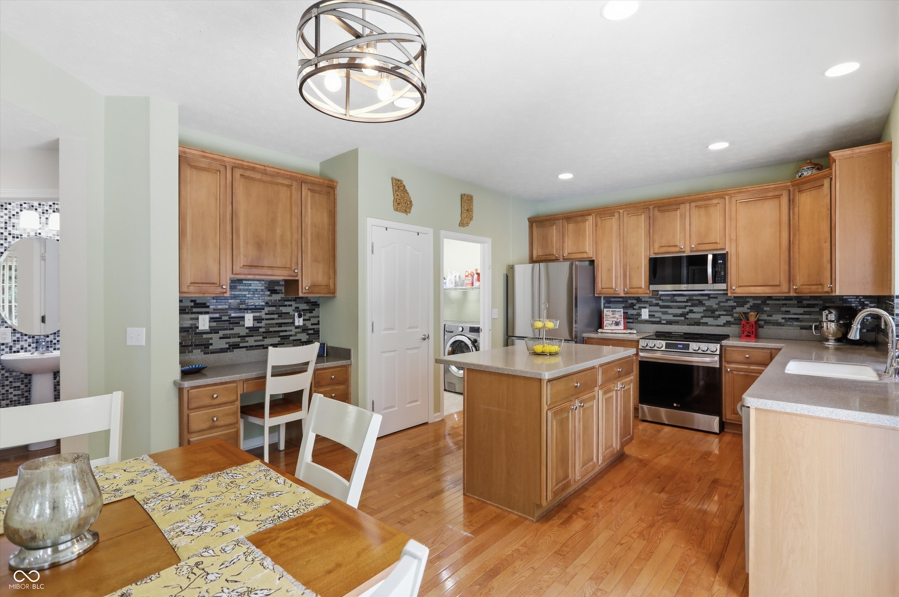 14401 Liverpool Place Fishers, IN 46037 - Photo 16 of 102