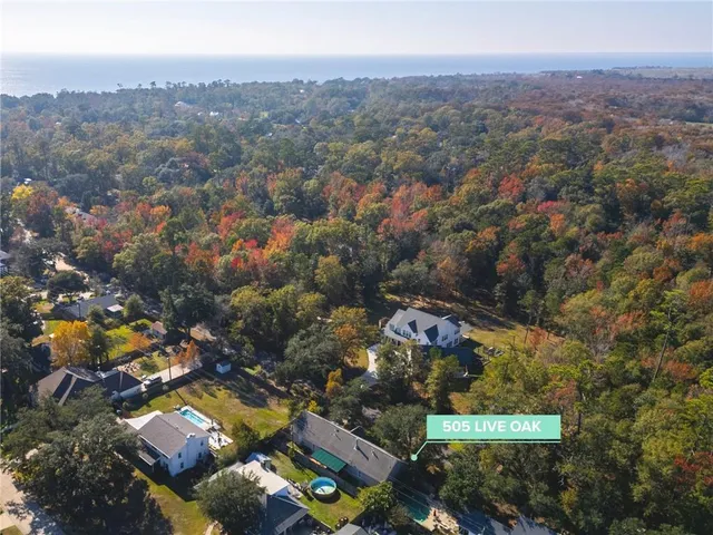 $325,000 | 505 Live Oak Street, Mandeville, LA 70448