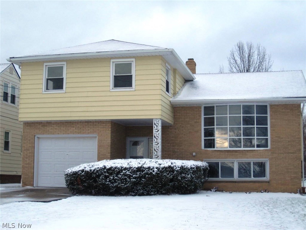 12915 Shadyway Road Cleveland, OH 44125 - Photo 1 of 25 Gallery Image 1