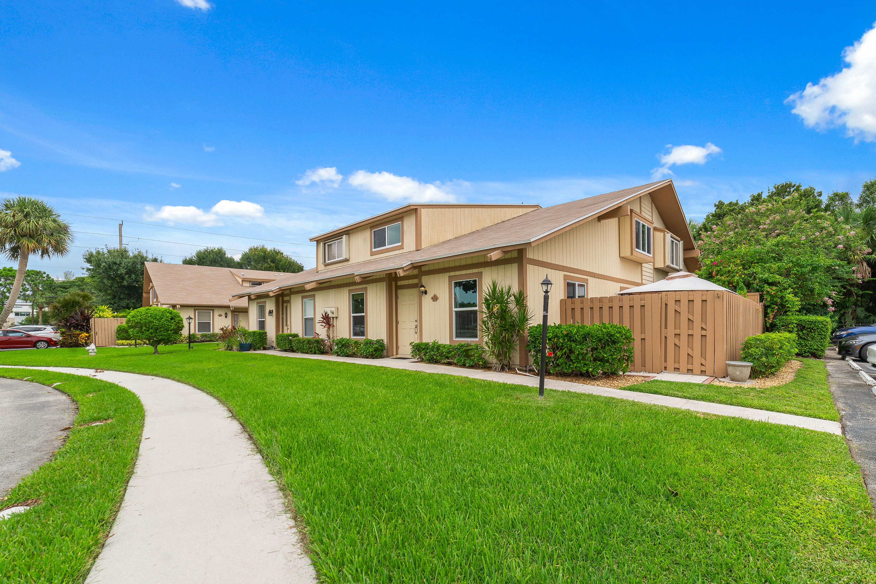 333 Maplecrest Circle Jupiter, FL 33458 - Photo 1 of 44 _DSC0001
