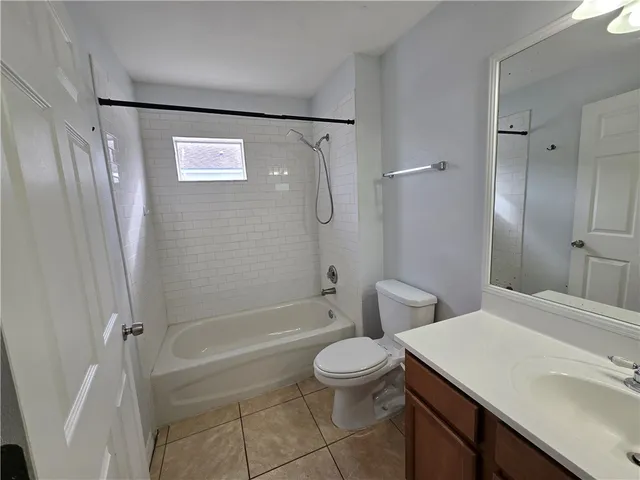 $2,000 | 4876 30th Avenue, Vero Beach, FL 32967