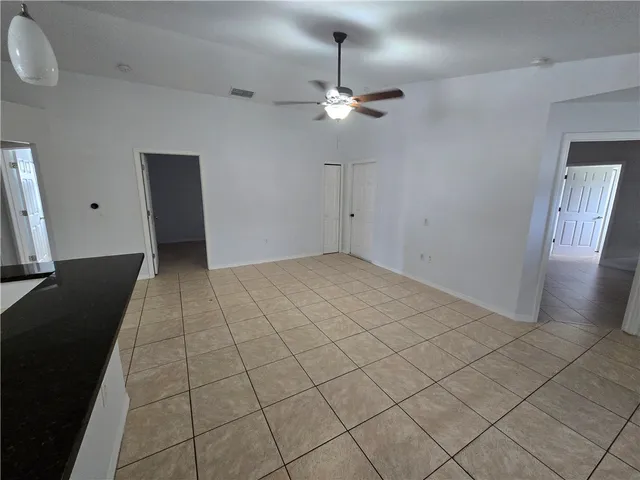 $2,000 | 4876 30th Avenue, Vero Beach, FL 32967