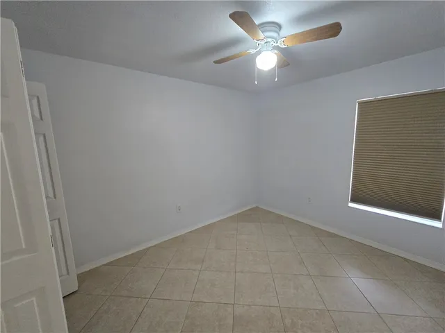 $2,000 | 4876 30th Avenue, Vero Beach, FL 32967