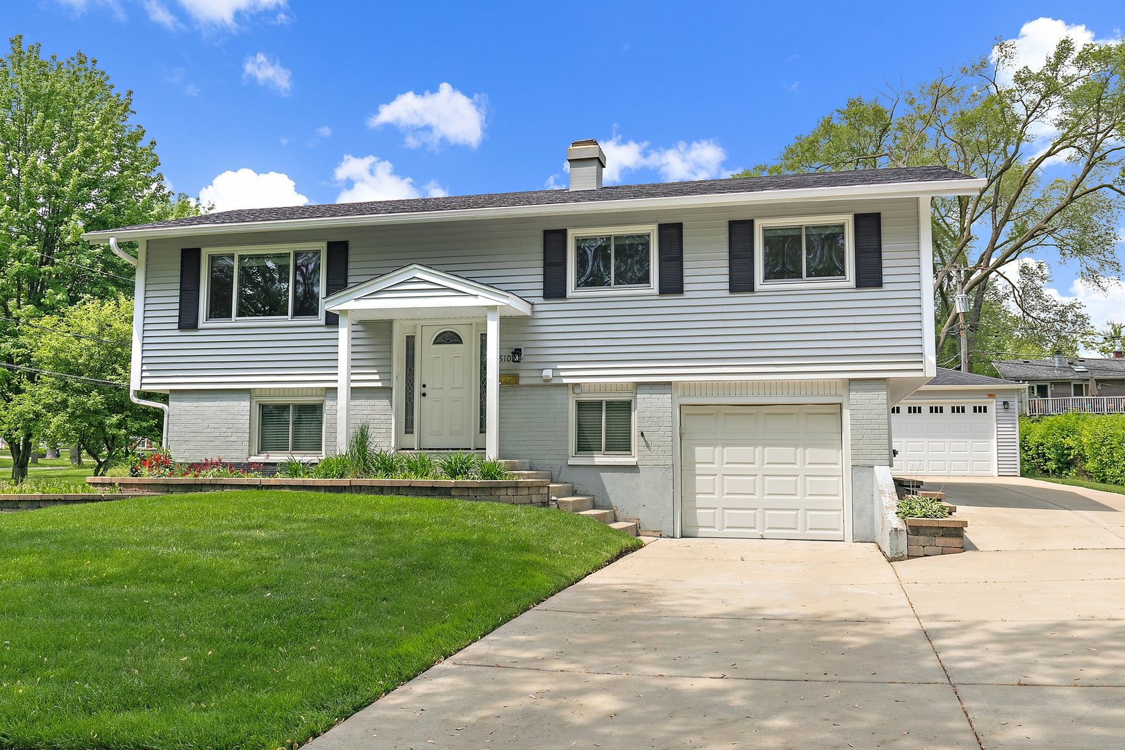 1510 Jefferson Road Hoffman Estates, IL 60169 - Photo 2 of 27 Gallery Image 2