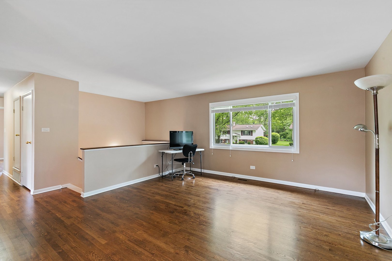 1510 Jefferson Road Hoffman Estates, IL 60169 - Photo 4 of 27 Gallery Image 4