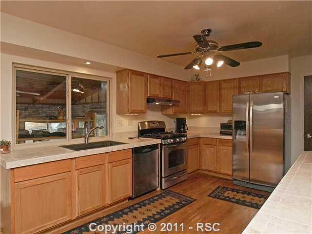 661 Red Cliff Road Colorado Springs, CO 80906 - Photo 7 of 16