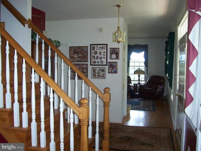 2901 Double Church Road Stephens City, VA 22655 - Photo 16 of 24 Entrance / Foyer
