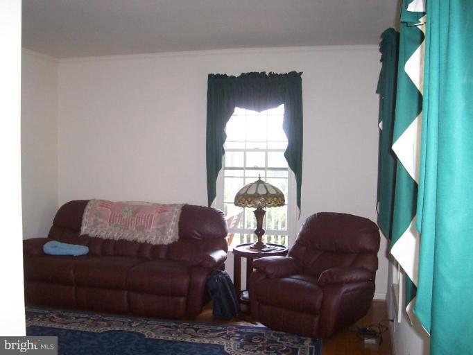 2901 Double Church Road Stephens City, VA 22655 - Photo 17 of 24 Living Room