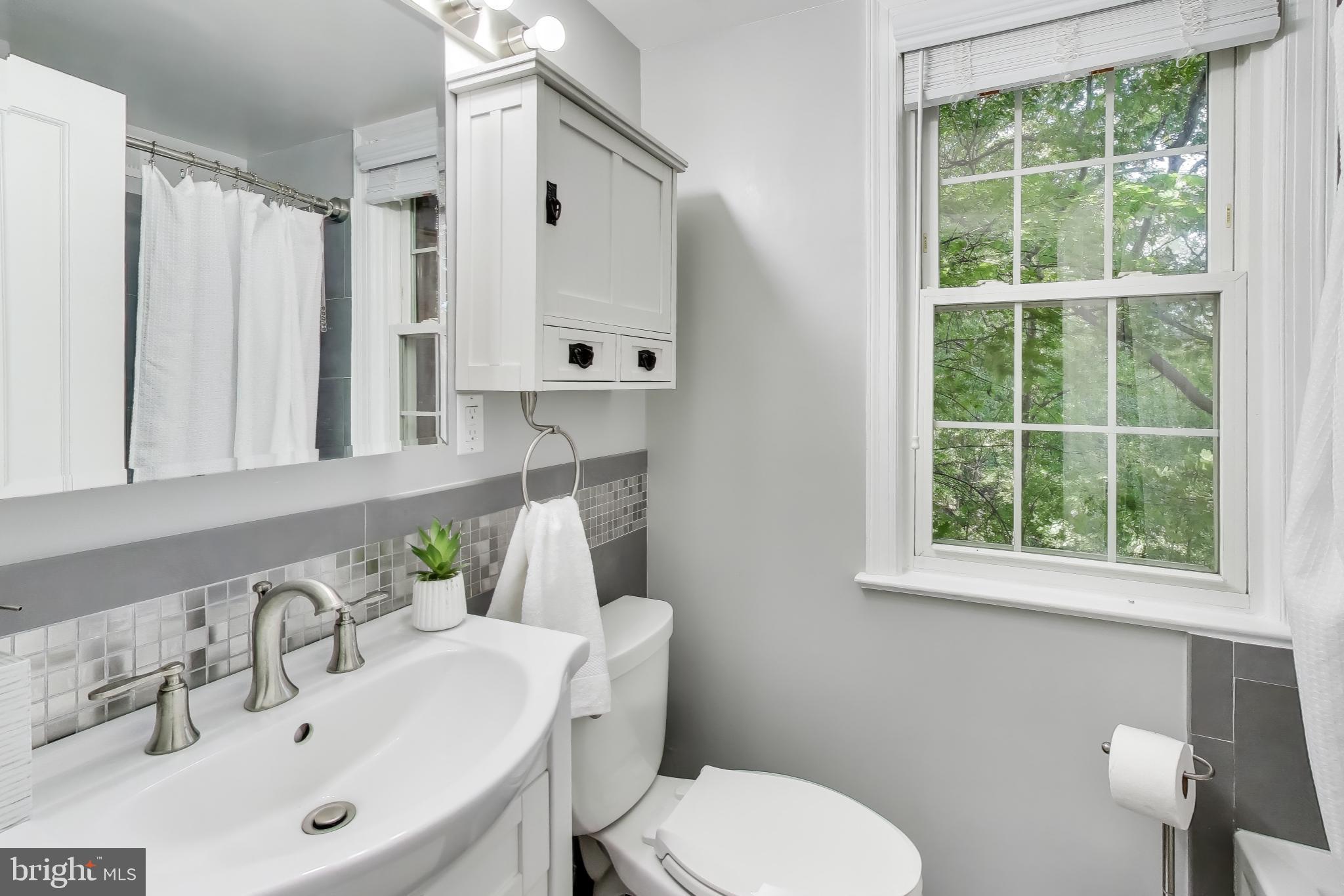 2725 Ordway Street Northwest, Unit 2 Washington, DC 20008 - Photo 12 of 17