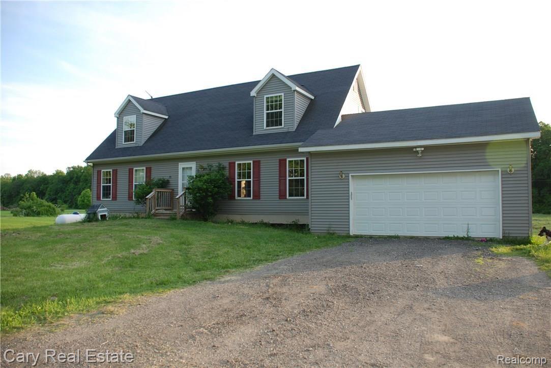 9853 Crofoot Road Fowlerville, MI 48836 - Photo 1 of 34 DSC_9503.JPG