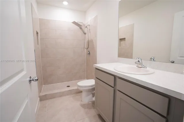 $3,000 | 528 Northeast 1st Street, Florida City, FL 33034