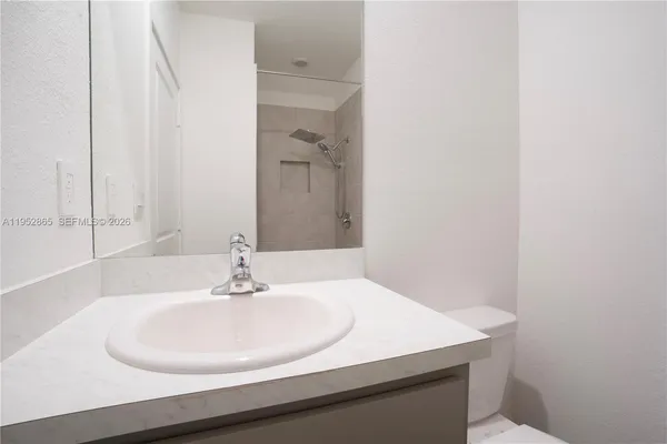 $2,300 | 528 Northeast 1st Street, Florida City, FL 33034