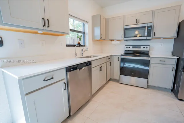 $3,000 | 528 Northeast 1st Street, Florida City, FL 33034