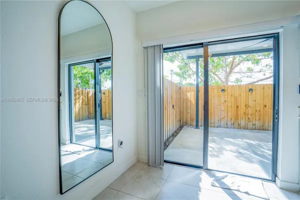 $2,300 | 528 Northeast 1st Street, Florida City, FL 33034