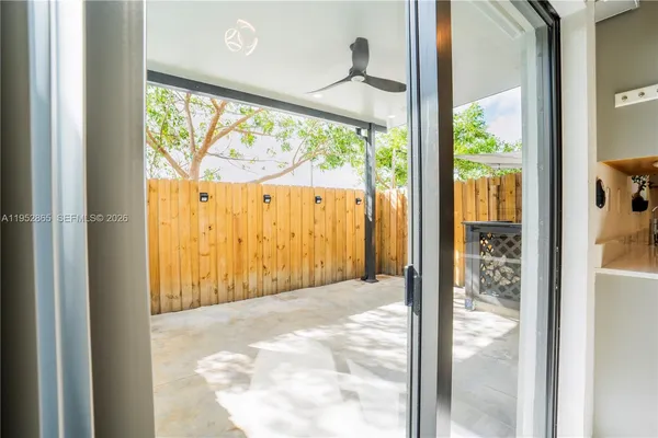 $2,300 | 528 Northeast 1st Street, Florida City, FL 33034