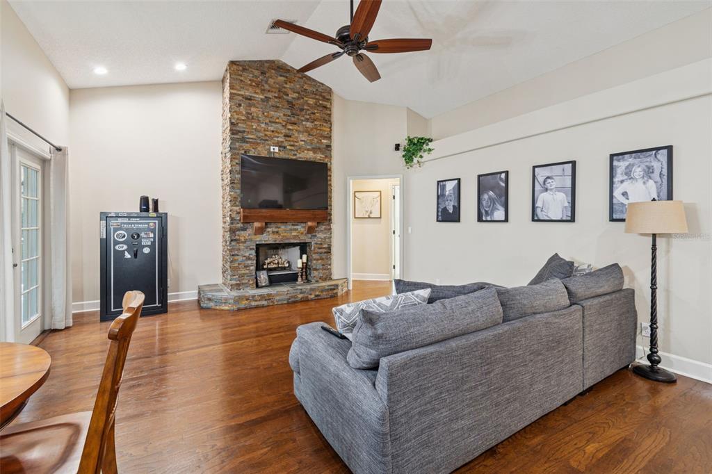 4320 Auston Way Palm Harbor, FL 34685 - Photo 18 of 100