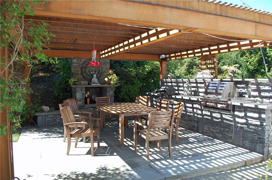 1 Ocean Heights Road Newport, RI 02840 - Photo 4 of 34