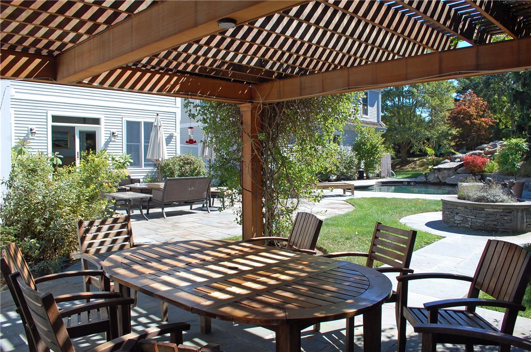 1 Ocean Heights Road Newport, RI 02840 - Photo 5 of 34