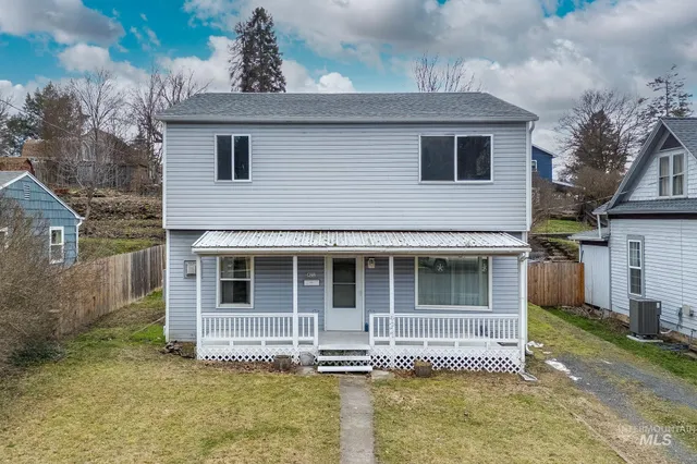 $329,000 | 421 East 8th Street, Moscow, ID 83843