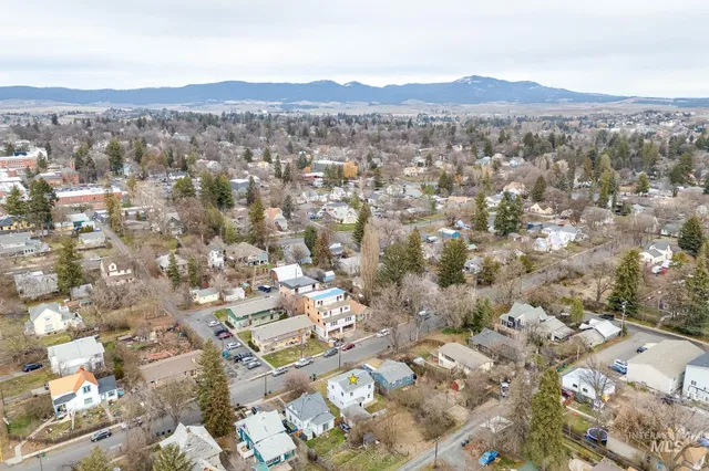 $329,000 | 421 East 8th Street, Moscow, ID 83843