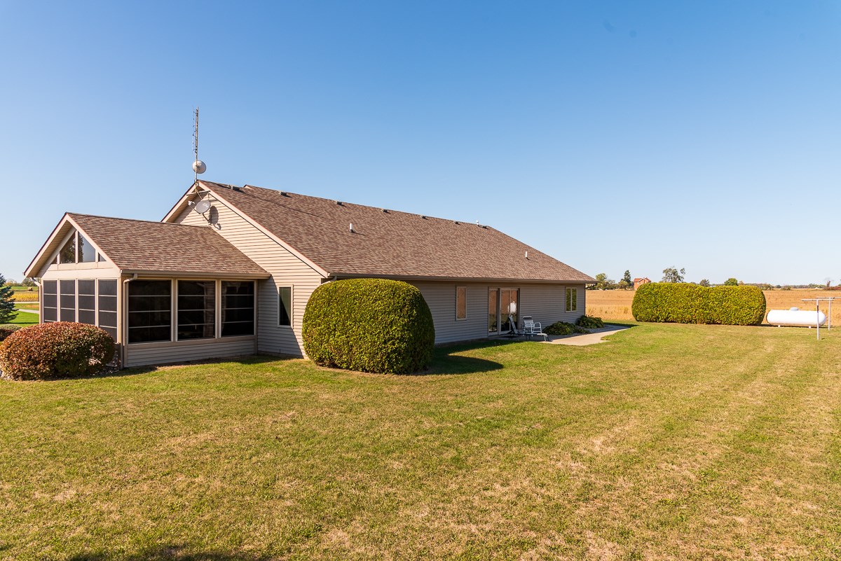 2225 Highway 1 Butler, IN 46721 - Photo 32 of 36