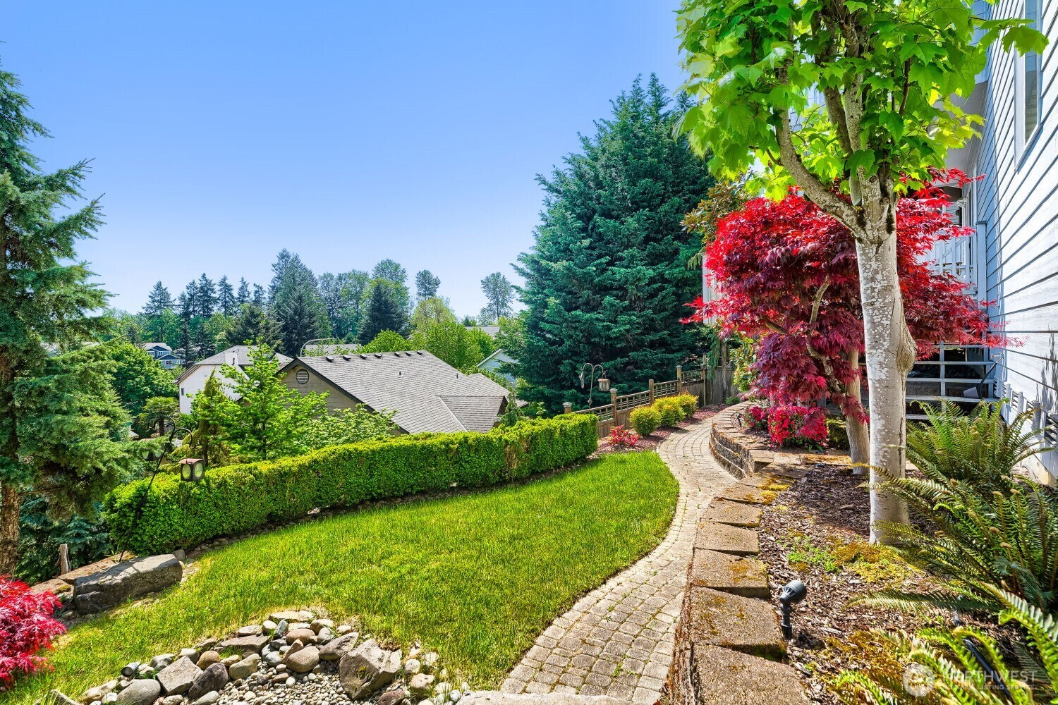 1008 R Street Northwest Auburn, WA 98001 - Photo 27 of 32 a view of a backyard