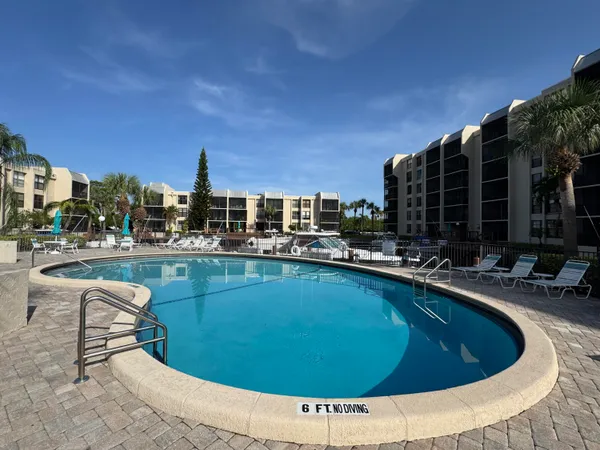 $2,950 | 12 Royal Palm Way, Unit 2050, Boca Raton, FL 33432