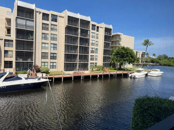 $2,950 | 12 Royal Palm Way, Unit 2050, Boca Raton, FL 33432