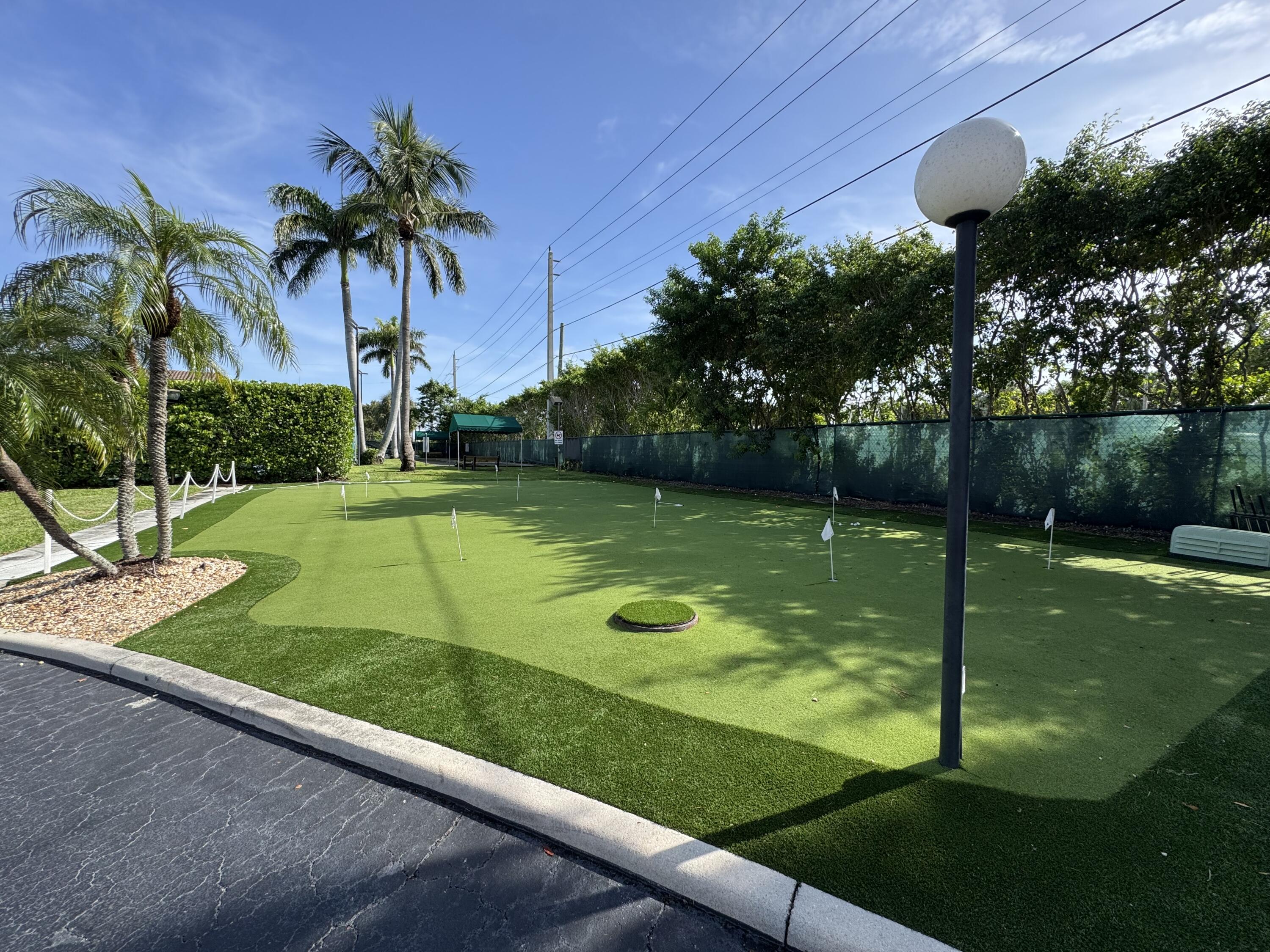 12 Royal Palm Way, Unit 2050 Boca Raton, FL 33432 - Photo 22 of 27 Putting area