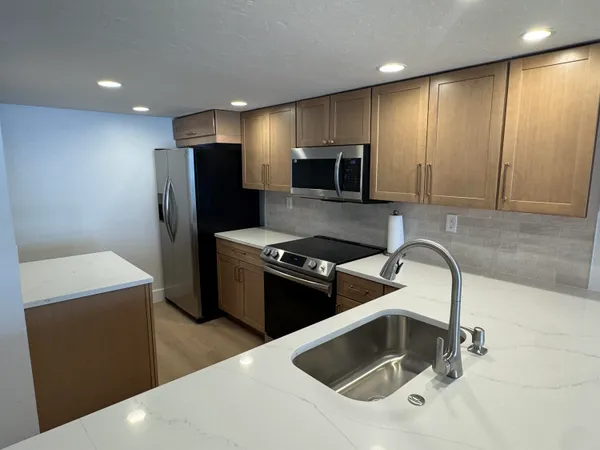 $2,950 | 12 Royal Palm Way, Unit 2050, Boca Raton, FL 33432
