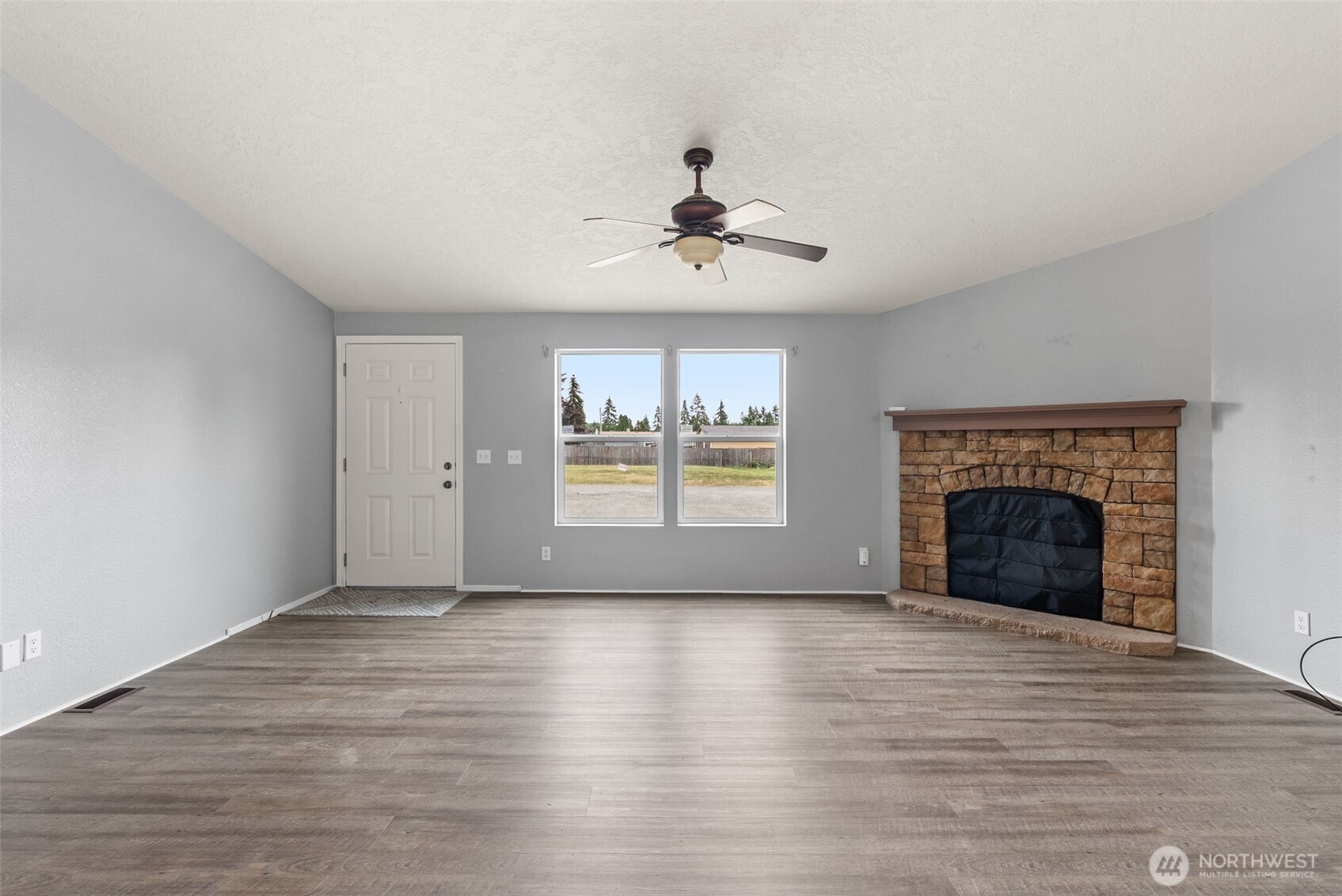 18933 Prairie Street Southwest Rochester, WA 98579 - Photo 5 of 33