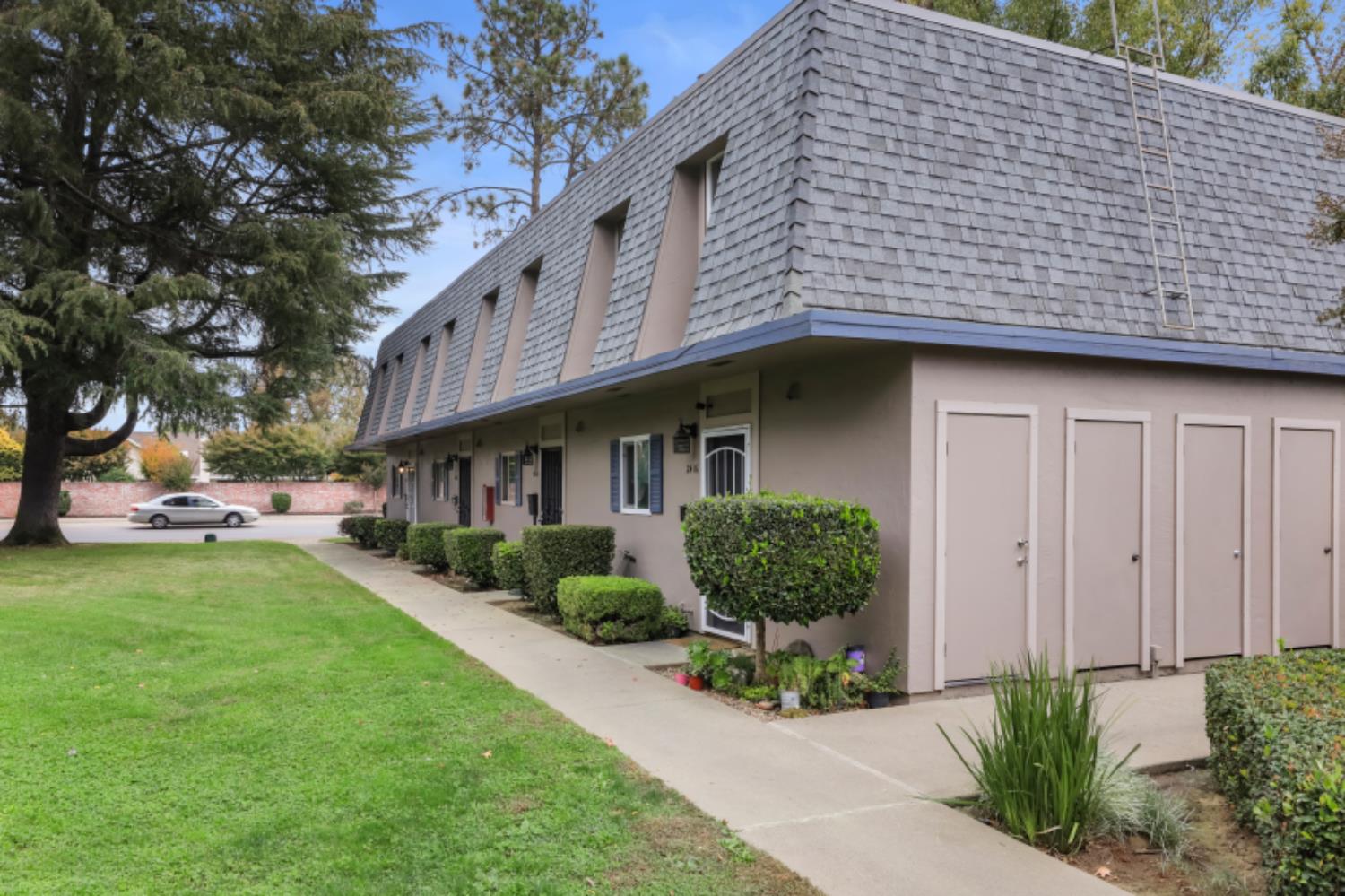 2416 West Turner Road Lodi, CA 95242 - Photo 2 of 15