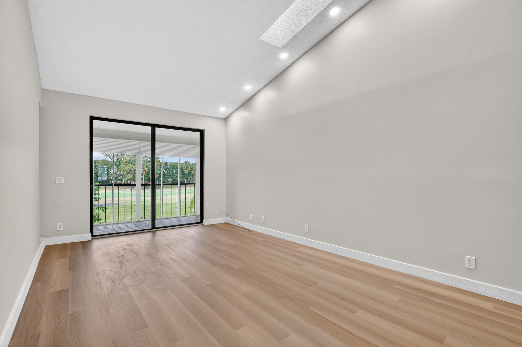 7818 La Mirada Drive, Unit 7818 Boca Raton, FL 33433 - Photo 11 of 45 Living area