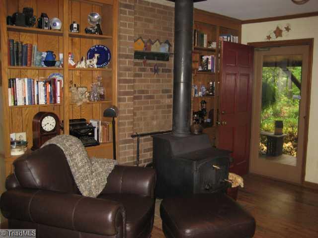 7660 Deboe Road Summerfield, NC 27358 - Photo 3 of 12 Living Room.