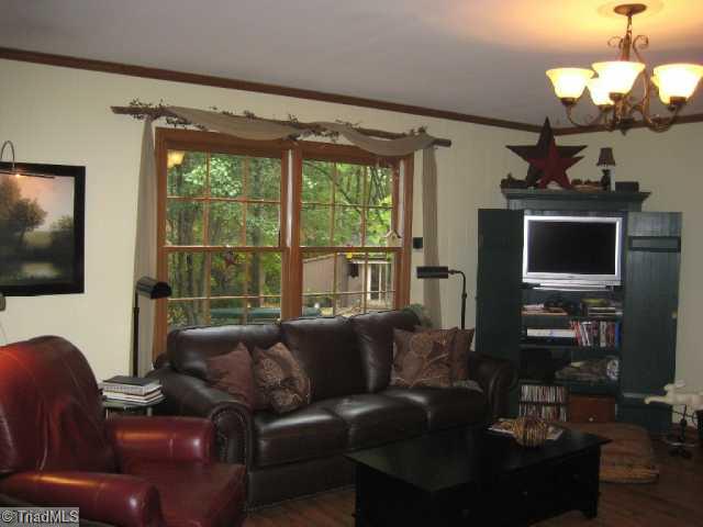 7660 Deboe Road Summerfield, NC 27358 - Photo 4 of 12 Living Room.