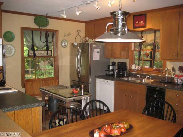 7660 Deboe Road Summerfield, NC 27358 - Photo 5 of 12 Kitchen.