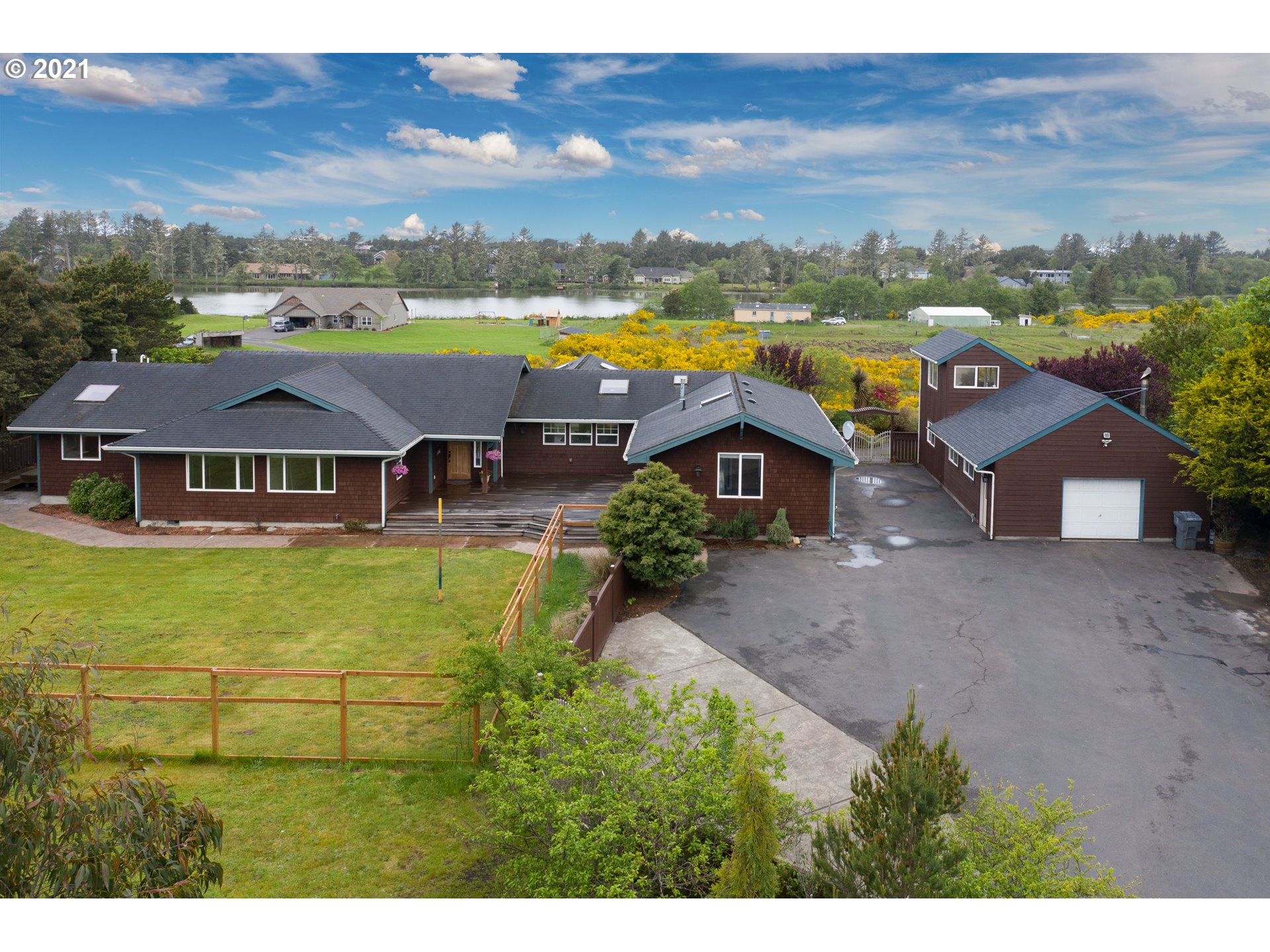 89786 Seales Road Warrenton, OR 97146 - Photo 1 of 32 Gallery Image 1